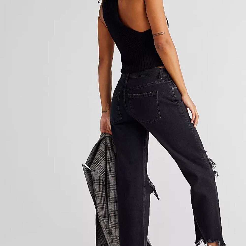 FREE PEOPLE Maggie Mid Rise Washed Black Distressed Straight Leg Cropped Jeans - Picture 3 of 5